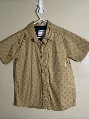 Sovereign Code Boy's Short Sleeve Tan Button-Up Shirt Size 5T